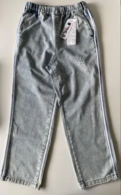 Item thumbnail for item 7a7234d1-feee-4f0f-b49e-99d2f67b5543