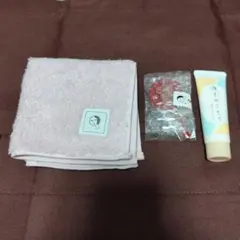 よーじや　タオルハンカチ　はんどくりーむ　丸手鏡のサムネイル