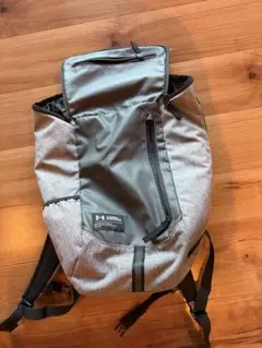 UNDER ARMOUR バックパック グレーのサムネイル