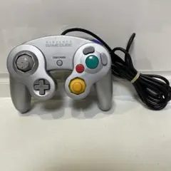 ニンテンドーゲームキューブコントローラ　シルバー