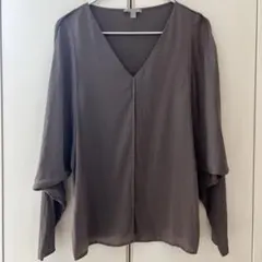 【美品】COS シルクブラウス グレージュ Vネック 36のサムネイル