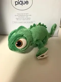 パスカル 肩のせぬいぐるみラプンツェル ディズニー