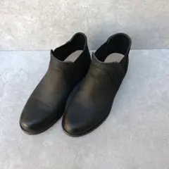 Clarks ブラック サイドゴアブーツ