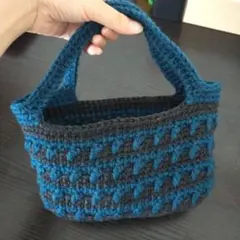 ミニデザインハンドバッグ　ハンドメイド　かぎ針編み