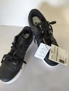 アディダス ブラックスニーカー