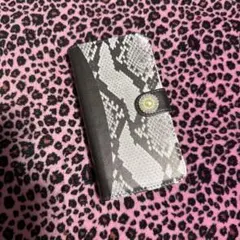 《スマホケース★手帳型パイソン柄iPhone 15Pro》