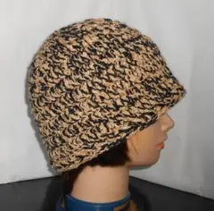 ℳ＊オレンジベージュ系／黒・ハンドメイド手編・クラッシャーハット【男女可能】