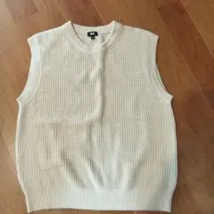 UNIQLO ニットベスト M クリーム色