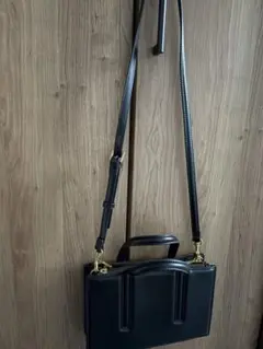 ZARAブラックレザーショルダーバッグ