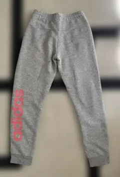 美品⭐︎ adidasアディダス スウェットパンツ　グレー ピンクロゴ　140