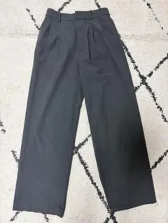 ユニクロ グレー　スラックス　Sサイズ
