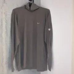 Nike ベージュ タートルネックシャツ