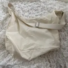 【期間限定出品！】GU ジーユー ラウンドショルダーバッグ 白 ホワイト