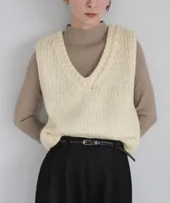 select MOCA 2025awロービングVネックベスト