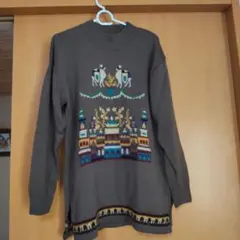 【古着】ラクダと建物の刺繍 グレー＆ブラウン　ニットセーター　Ｌ