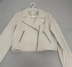 ホワイト ライダースジャケット