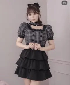 ピウム チョーカー付きチェックフリルトップス - メルカリ