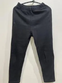 黒いフリース長ズボン