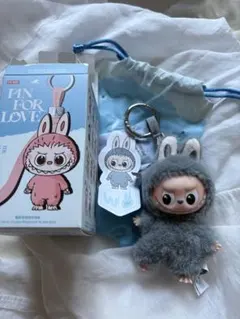 PIN FOR LOVE ぬいぐるみ グレー　POP MART