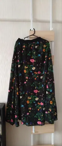 【値下げ】NOISE 花柄ロングスカート サイズ40