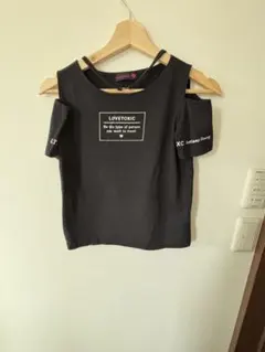 LOVETOXIC オフショルダーTシャツ ブラック140から150