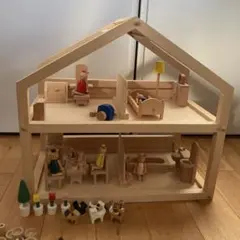 木製ドールハウス 人形・家具付き