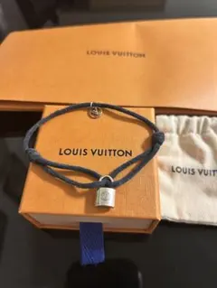 値下げ♪BTS テテ愛用 LOUIS VUITTONシルバー・ロックイット♡ - メルカリ