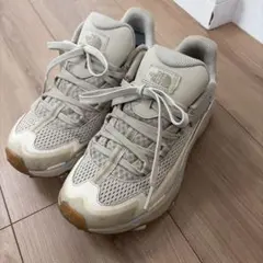 ノースフェイス　スニーカー　ベージュ　メッシュ 靴　23のサムネイル