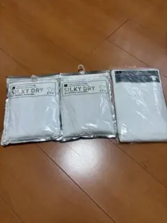 UNIQLO VネックTシャツ、カラークルーネックTシャツ3枚セット Lサイズのサムネイル