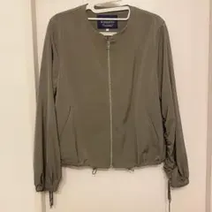 JUSGLITTY ブルゾン カーキのサムネイル
