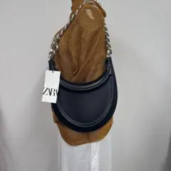 【新品】ZARAハーフムーンショルダーバッグチェーン （J-2)aのサムネイル