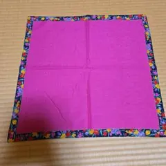 GIVENCHY　ジバンシー　ハンカチ　ピンク系花柄