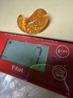 朝市　綺麗な黄金色琥珀大勾玉