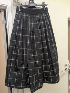 【美品】LANVIN 黒と白のチェック柄プリーツスカートのサムネイル