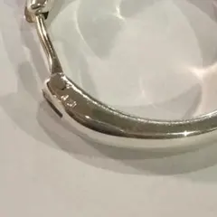 傷有！ご確認を！Tiffany & Co. クッションフープピアス　片耳 傷有！ご確認を！Tiffany & Co. クッションフープピアス 片耳 - メルカリ