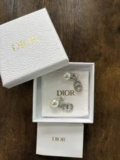 2551-2 極美品✨Dior　ピアス　CD ロゴ　希少　刻印 2551-2 極美品✨Dior ピアス CD ロゴ 希少 刻印 - メルカリ