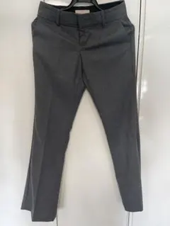 グレー スラックス スリムフィット
