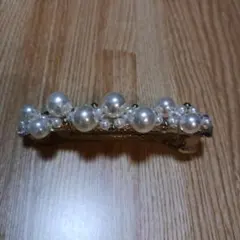 パールビーズ装飾ヘアクリップ