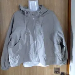 フード付レディースパーカー春秋向き