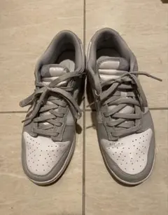 NIKE ダンク　LOW グレー