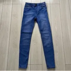 Bershka ハイウェスト　ストレッチジーンズ