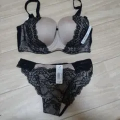 ブラジャーショーツセット Mサイズ D70