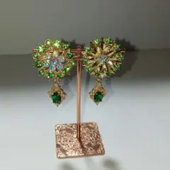 イヤリング　ビジュ　アンティーク調　グリーン　ハンドメイド　バネ式