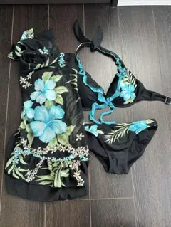 フラワープリント ブラック セパレート水着　パレオ付き