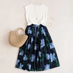 美品▲定価3万▲plage プラージュ 花柄フレアスカート ロング ネイビーのサムネイル