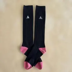 リブ編み黒ピンク膝下ソックス