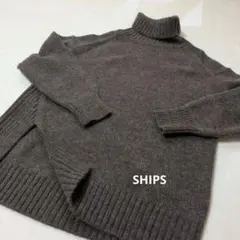 SHIPS タートルネックニットゆったりセーター　ブラウン　サイドスリット