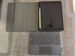 Apple iPad (第9世代)スタンド機能付ケース黒ブラック　キーボード美品