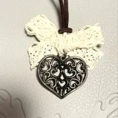 アンティーク風 ハート型ペンダント ネックレス レースリボン付き