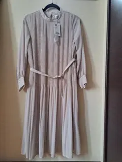 index ベージュ プリーツワンピース Mサイズ